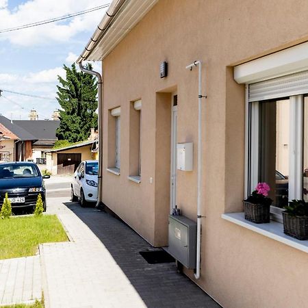 Zsenduelo Apartman Eger Exterior photo