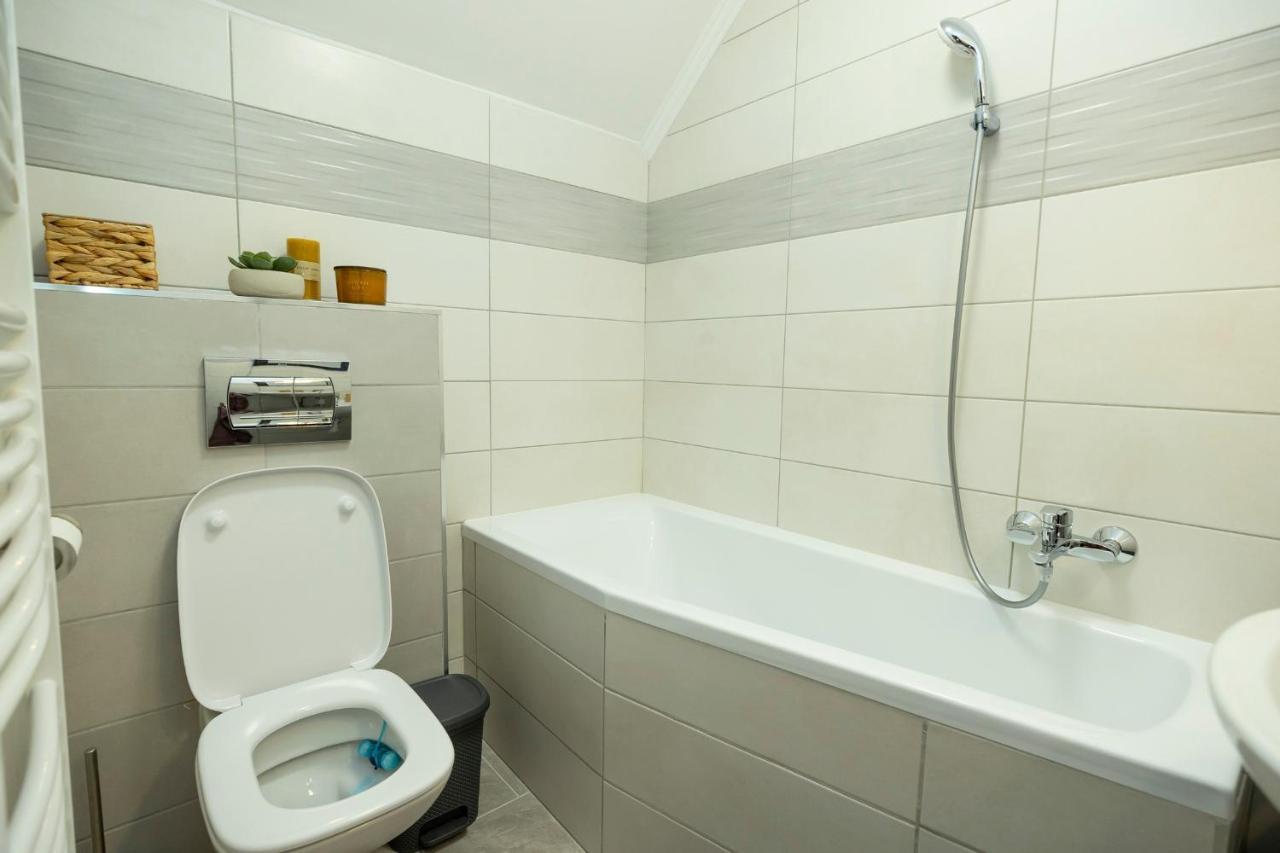Zsenduelo Apartman Eger Exterior photo
