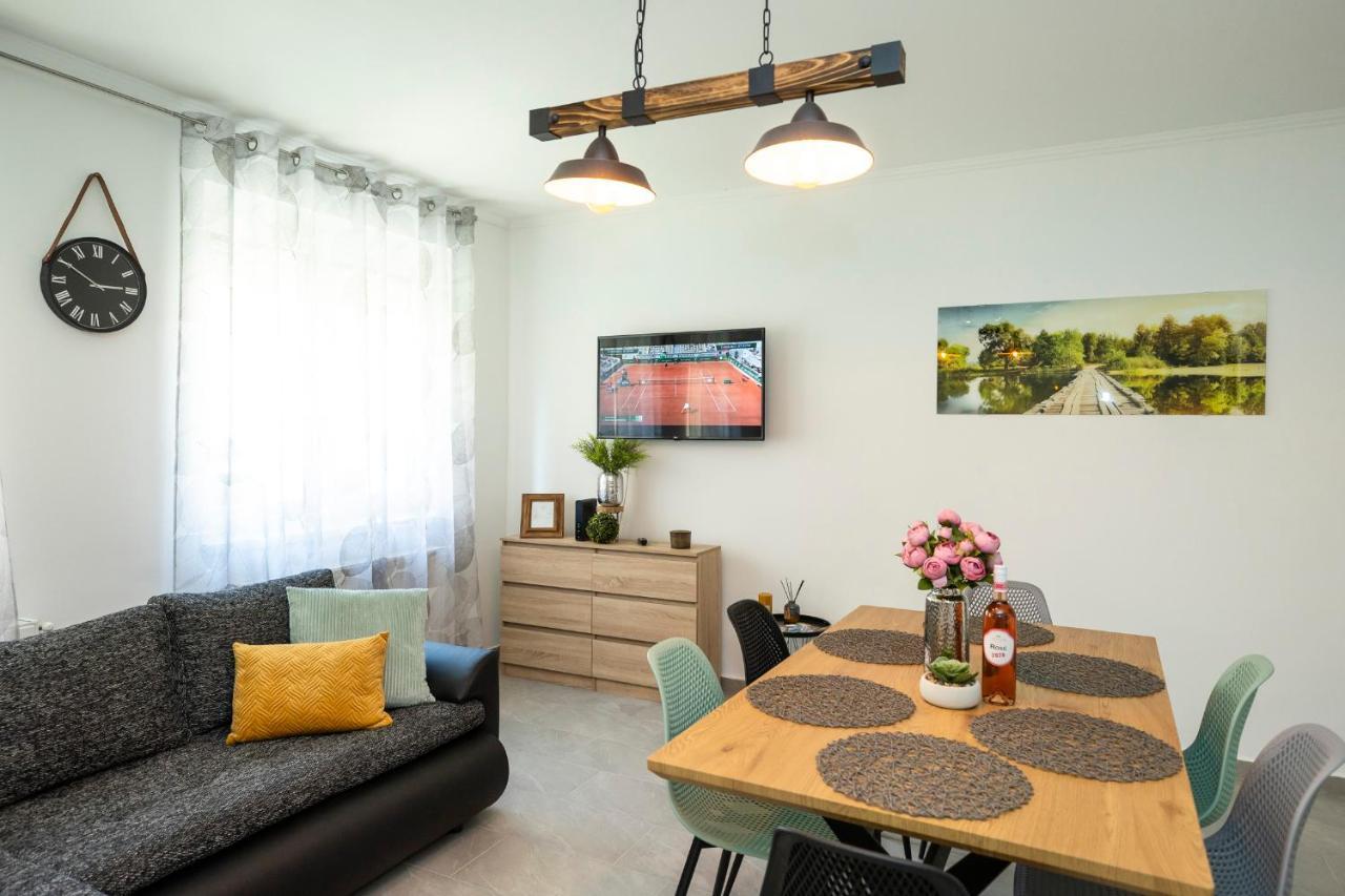 Zsenduelo Apartman Eger Exterior photo